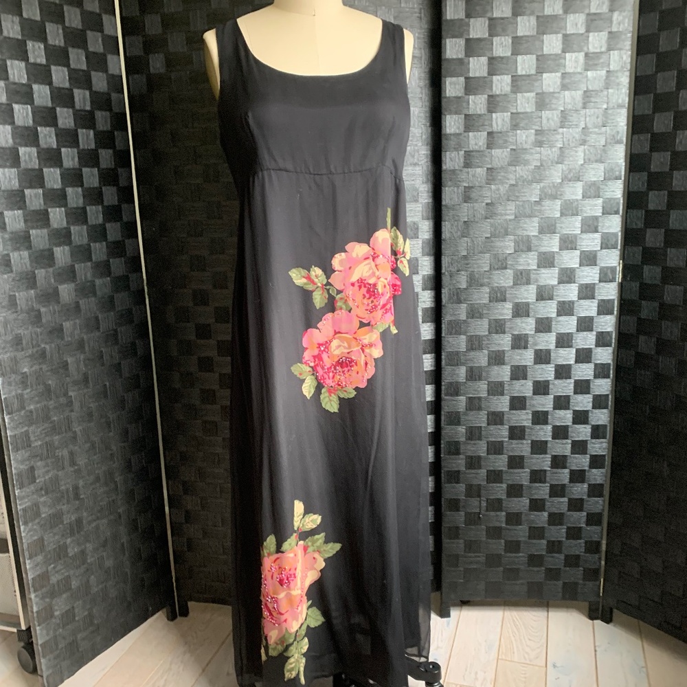 Black Lined Long Dress with Sequin Rose Pattern